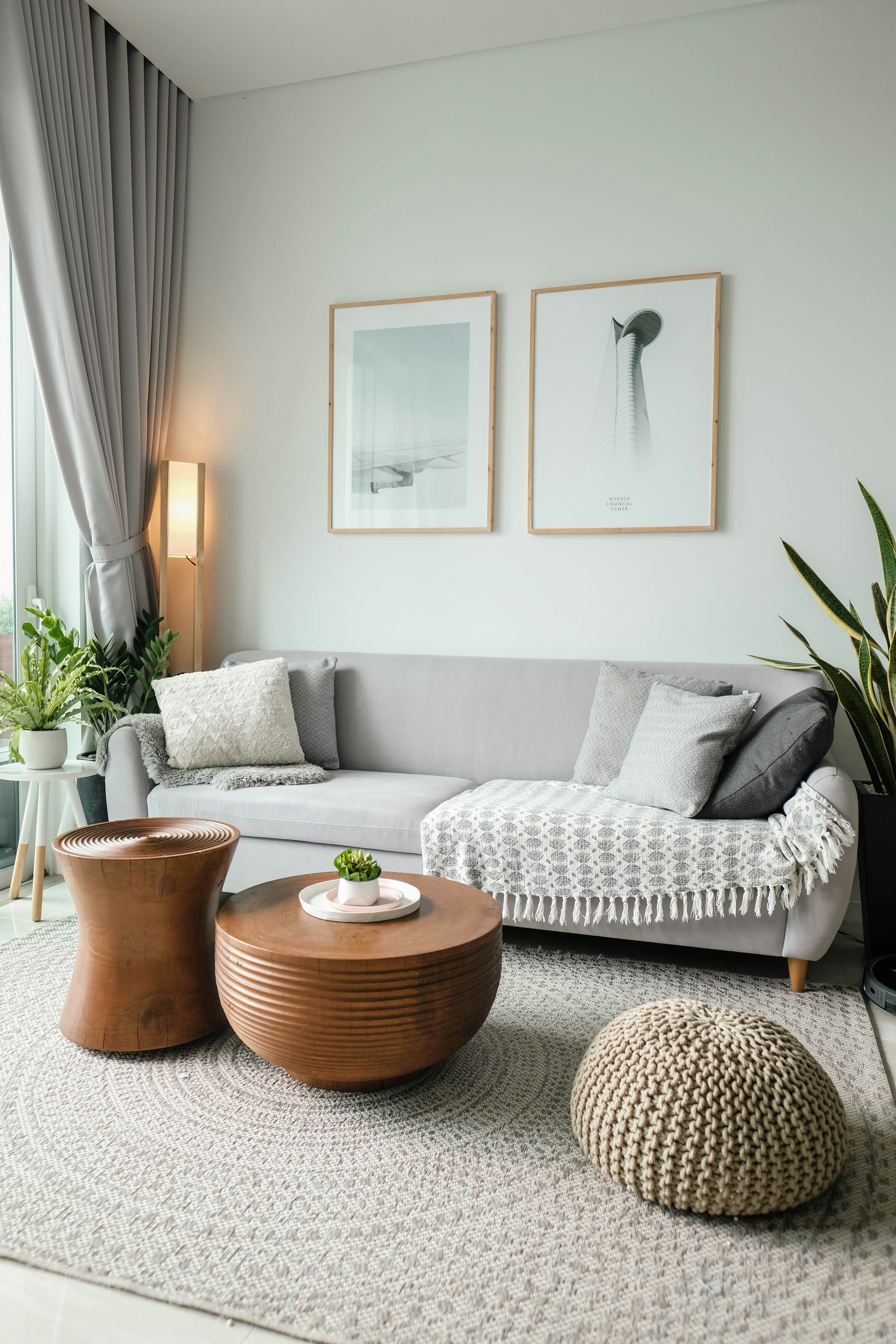 Hogar minimalista con decoración moderna y limpia